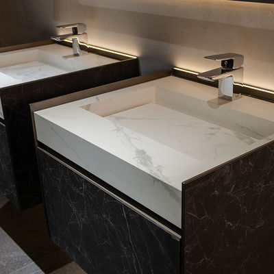 LED ไฟสว่างห้องน้ํากระจก Vanity กระจกกระจกกับการเก็บ White Rock Slab
